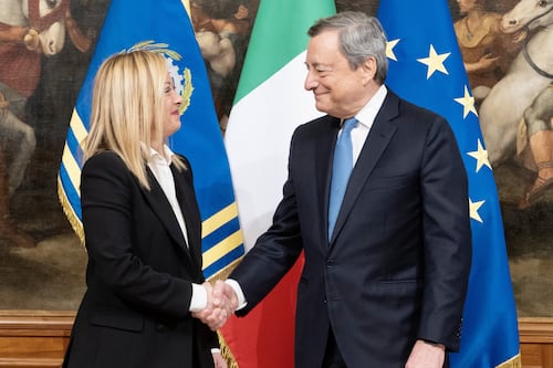 Meloni bacchetta Draghi sul Pnrr: "Abbiamo 21 miliardi invece dei 33 disponibili"