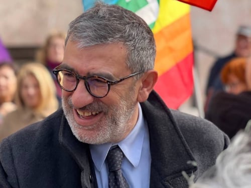 Abruzzo, la sinistra già si spacca su D'Amico: "Contraddizione cruciale" sull'utero in affitto