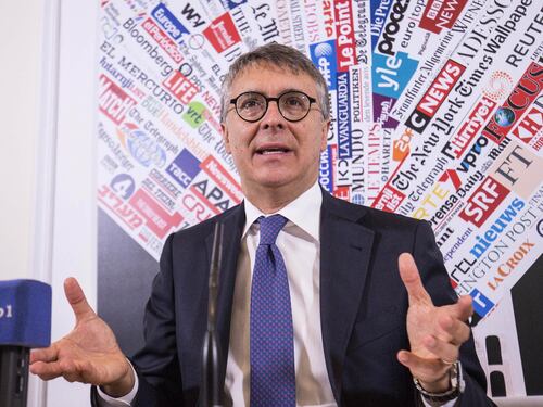 Dossieraggio, riparte l'inchiesta. Chi sta inquinando le prove e insabbia tutto