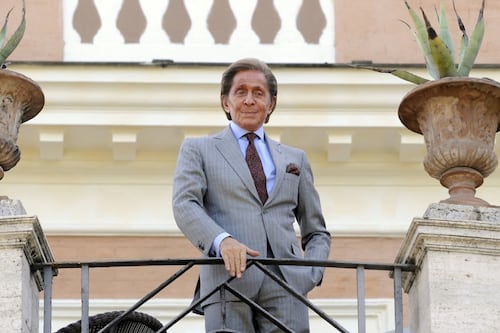 Valentino, l'ultimo maestro di stile. Meloni: l'Italia perde una leggenda
