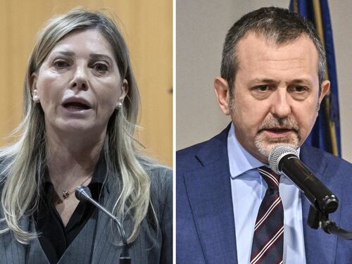 Meloni volta pagina: Bartolozzi e Delmastro fanno un passo indietro. Pressing su Santanché