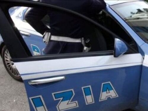 Orrore a 15 anni: "Mio padre mi violenta"
