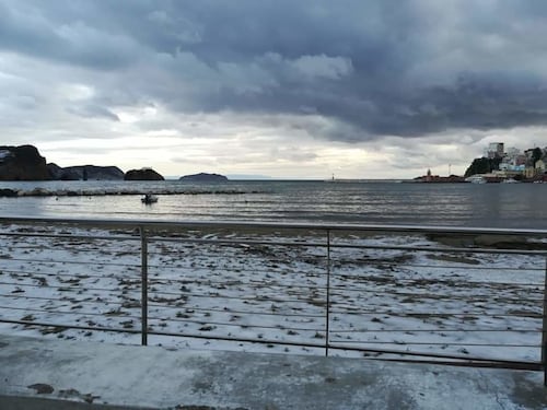 Effetto neve, lo spettacolo di Ponza imbiancata: "Una cosa mai vista qui"
