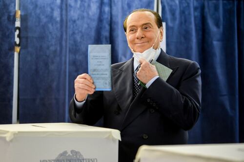 Silvio Berlusconi torna e fa scintille con Lega e Fratelli d'Italia: "Sui candidati si cambi sistema"