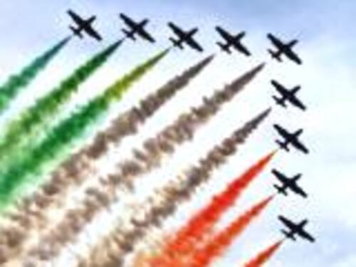 Le Frecce tricolori volano in Libia, l'opposizione attacca