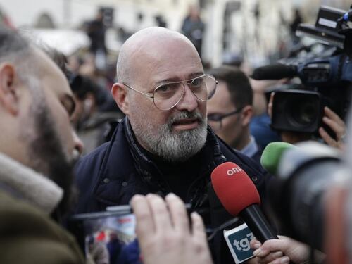 Pd, i candidati per le primarie ora si fanno la guerra sulla data