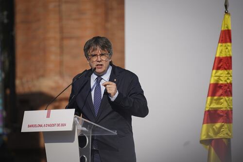 Puigdemont “è al sicuro”. Fuga completata, l’indipendentista è fuori dalla Catalogna