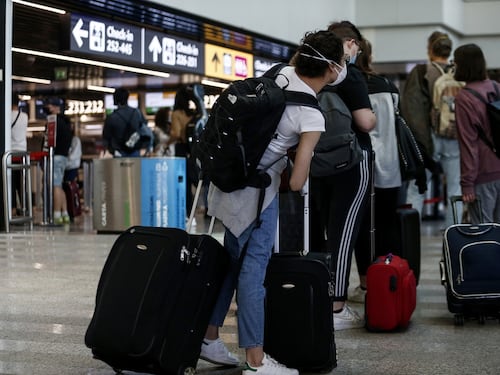 Voli cancellati per il Covid? L'Enac: sanzioni per le compagnie aeree che rimborsano con i voucher