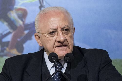 De Luca indagato per falso e truffa. Così gli autisti sono diventati "esperti"