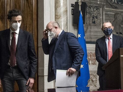 Il contratto è un flop annunciato. Non riuscirà ad abbellire un governo inutile