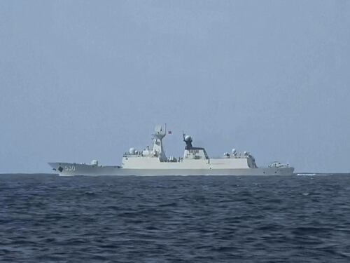 Taiwan, la Cina accerchia l'isola con navi e aerei. Usa: "Seriamente preoccupati"