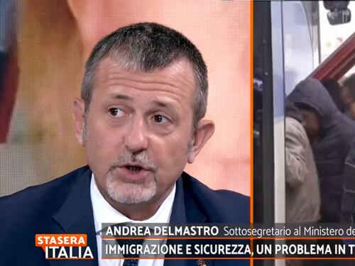 Stasera Italia, Delmastro e la svolta a destra di Scholz: "Migranti? Si è Melonizzato"