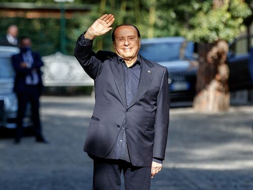 Quirinale, Antonio Tajani rassicura Giorgia Meloni: "Da Silvio Berlusconi niente passi indietro"