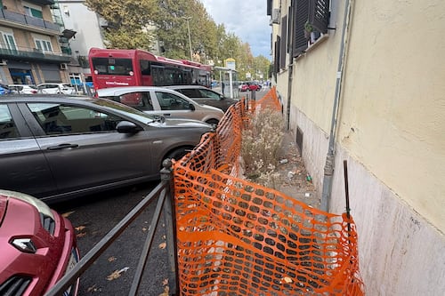 Invasione di reti da cantiere nonostante gli ordini di Gualtieri. Cosa succede