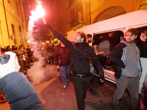 "Gli imbecilli dei centri sociali". Salvini svela chi sono i nuovi squadristi