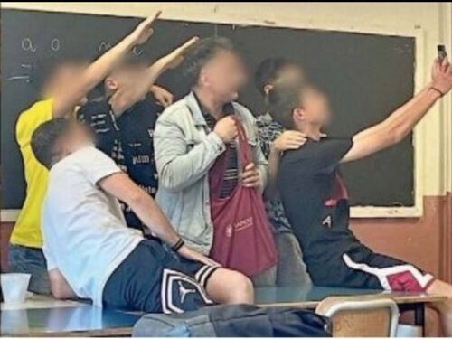Scuola, gli ispettori del Ministero smontano la bufala del prof e il saluto romano