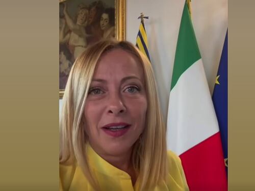 Giorgia Meloni fa impazzire la sinistra: "Eccomi qua, richiamate tutte le unità"