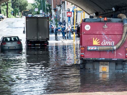 Nuovo nubifragio a Roma, alberi crollati e strade chiuse