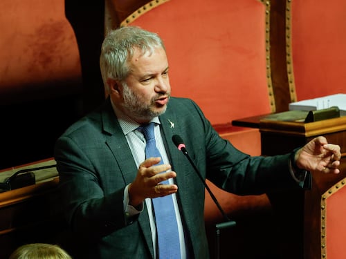 Ue, Borghi inchioda von der Leyen: “Fino a ieri non si poteva spendere, ora ecco 800 miliardi per le armi”