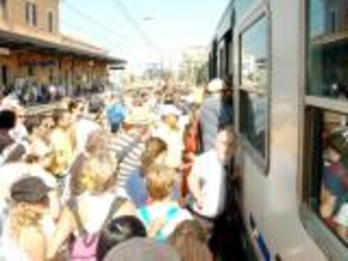 Estate bollente sul trenino per il mare