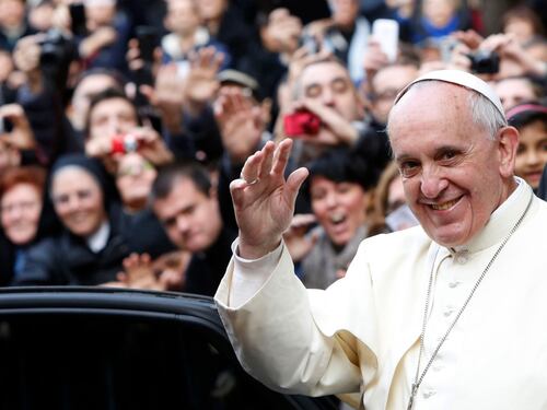 Papa Bergoglio: il Vangelo non si annuncia con le bastonate