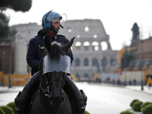 Aumenti alla polizia, il danno e la beffa