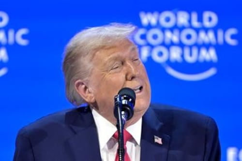 Trump: "Vogliamo acquisire la Groenlandia ma non la prenderemo con la forza"
