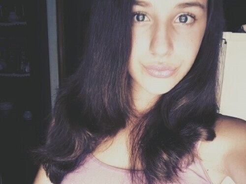 Morta la quindicenne ferita dall'ex compagno della madre