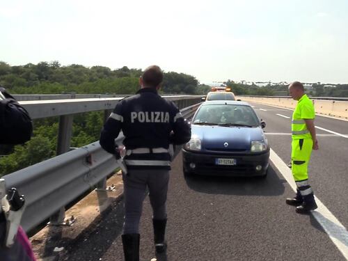 Choc sulla Roma-L'Aquila, due gemelli si gettano dal cavalcavia
