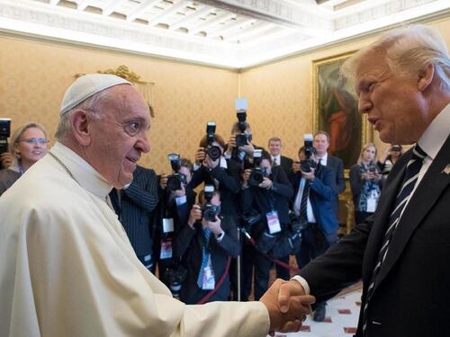 Vaticano, l'ex capo-agente della Cia: "Lo scontro Trump-Bergoglio è già iniziato"