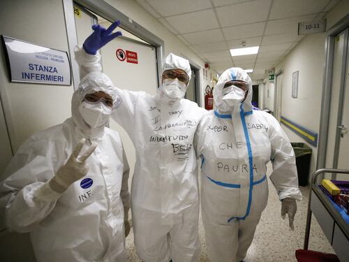 Record di tamponi e contagi in salita. I morti sono 352