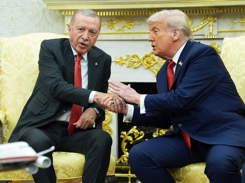Iran-Usa, Erdogan tenta il colpo diplomatico: summit a tre per evitare la guerra