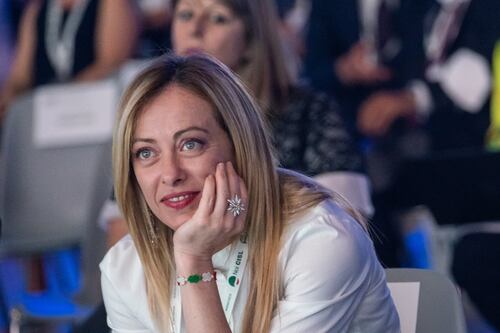 Giorgia Meloni asfalta il governo: “La priorità è il catasto mentre tasse e rincari divorano i risparmi”