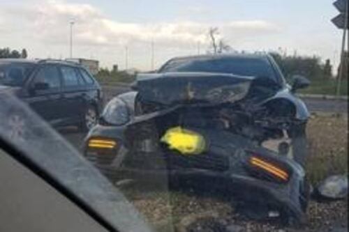 Roma, Perotti distrugge la Porsche in incidente stradale
