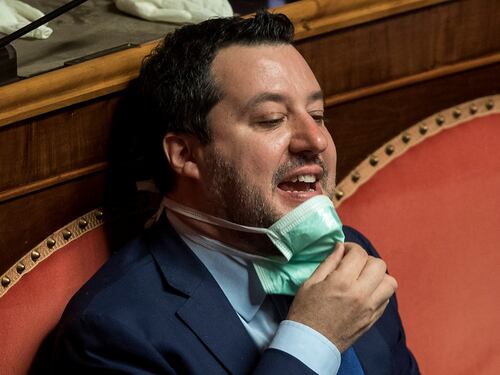 Silvia Romano, Salvini si scaglia contro il governo "L'ha esibita velata a tutto il mondo"