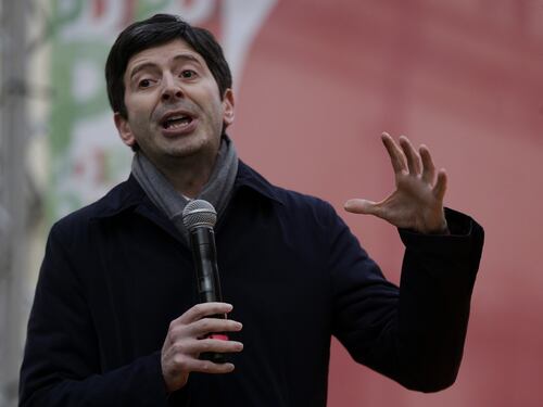 A sinistra il Covid è strumento di propaganda. Paragone: usano la paura del virus