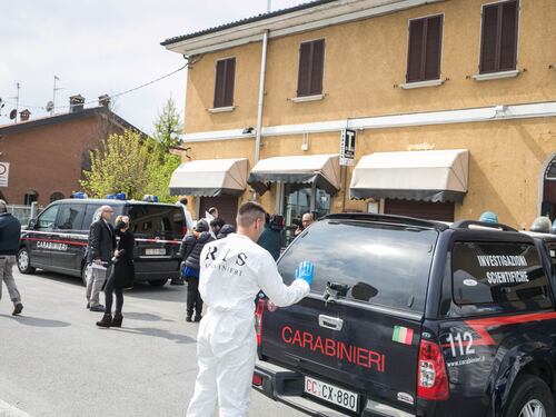 Reagisce alla rapina, barista ucciso a colpi di pistola