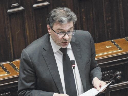 Detassazione ai dipendenti e flat tax per gli autonomi: delega fiscale in Parlamento a luglio