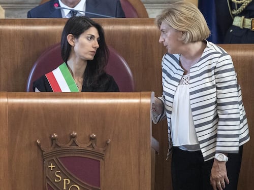 Il nuovo codice del M5S e i rimpianti di Paola Muraro: "Potevo restare al mio posto"