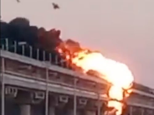 Ponte di Crimea distrutto oggi: così è saltato in aria il collegamento con la Russia