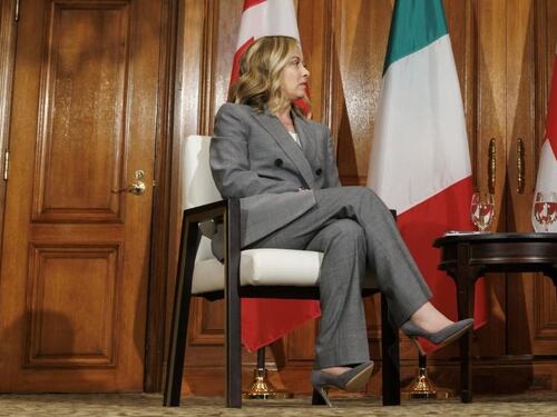 Meloni in Canada, la protesta pro Gaza fa saltare il ricevimento con Trudeau
