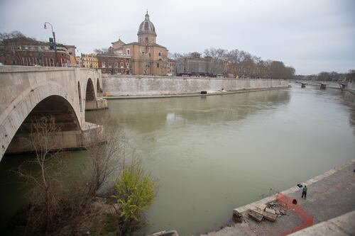 Tevere balneabile? L'ironia dei giornali esteri e quel paragone con il Gange
