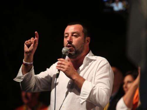 Salvini sulla manovra: "Stop agli sprechi. Rispettiamo gli impegni senza fare regali"