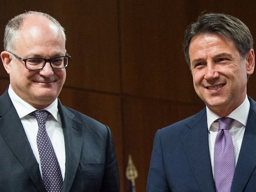 Mettono le mani nei nostri conti correnti