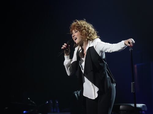 Fiorella Mannoia sul palco per i migranti, concerto-evento a Taormina