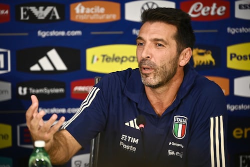Buffon si presenta come capo delegazione della Nazionale: "Pronto a dare una mano"