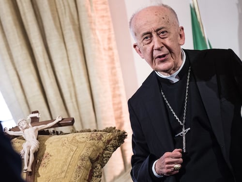Ruini, clamoroso attacco a Bergoglio. E una carezza a Giorgia Meloni...