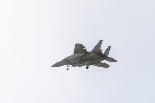 Iran, Pasdaran: "Abbiamo colpito un caccia F-16 israeliano nei nostri cieli"