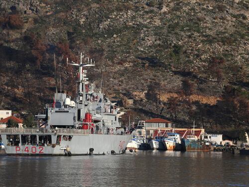 Albania, i giudici ci rimandano tutti e 43 i migranti: toghe ancora contro il governo