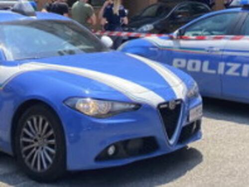 Roma, ferito e derubato: commerciante riconosce i rapinatori e li fa arrestare